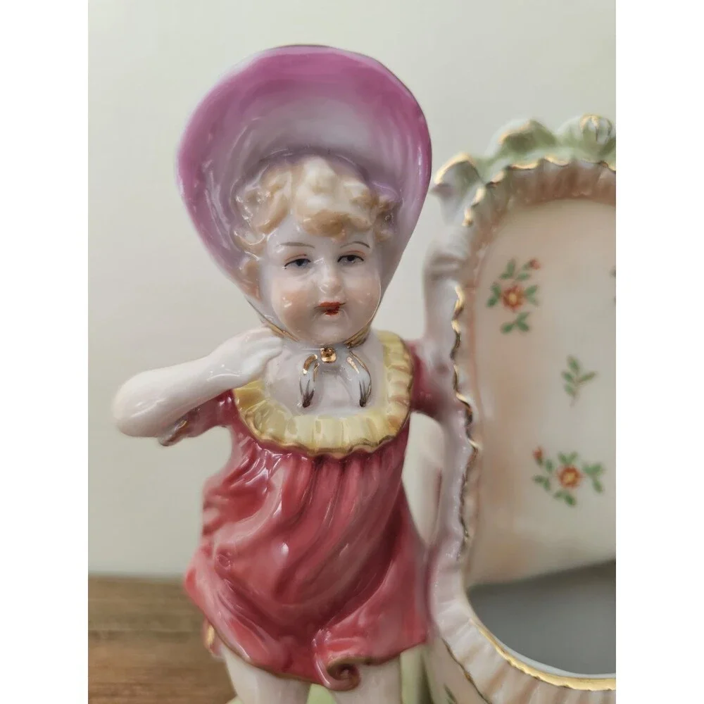 Vintage Paul's Gifts E.P.P. & Co. Baby And Shoe Figure / Planter / Vase